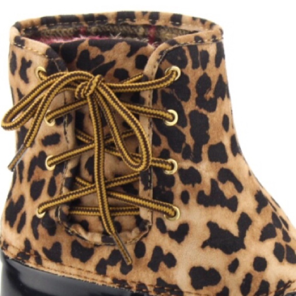 Nature Breeze Leopard Waterproof Duck Rain Boot - Picture 2 of 12